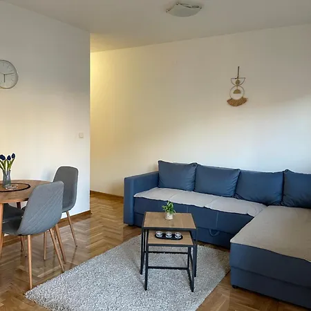 Cvetanov Trg Lux 4 Apartment
